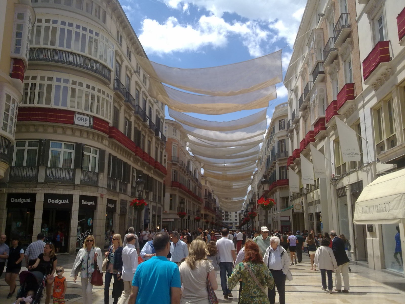 Calle de tiendas en el Centro de Málaga