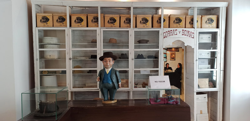 Tienda de sombreros en el Museo de Osuna 